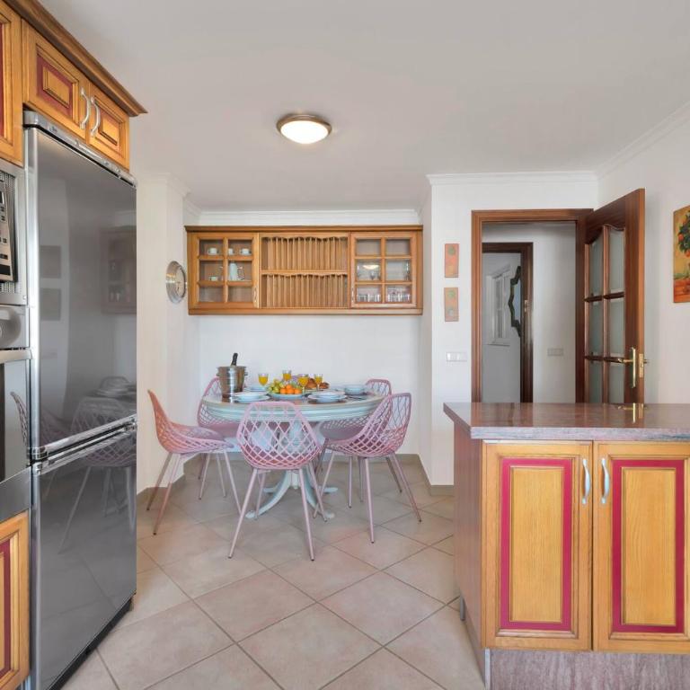 Apartamento en el centro De San Pedro con parking - DEL VALLE 72 1 - Apartamento de 3 dormitorios con vistas a las montañas - 40