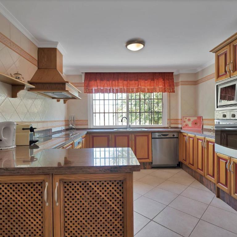 Apartamento en el centro De San Pedro con parking - DEL VALLE 72 1 - Apartamento de 3 dormitorios con vistas a las montañas - 41