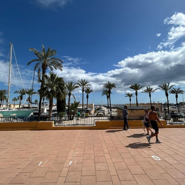 First Line beach hotel Apartment in Fuengirola - Estudio - 28