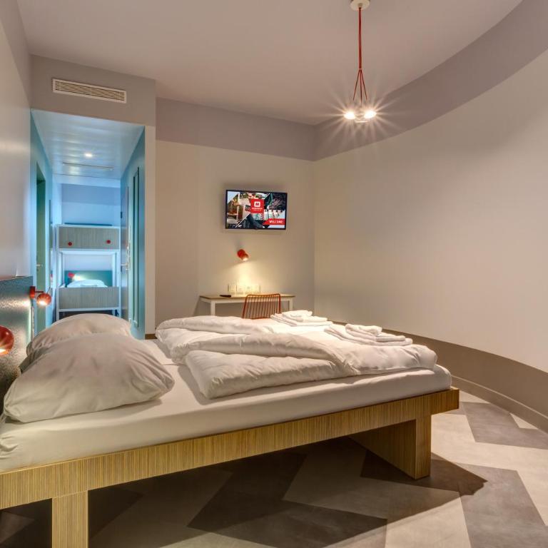 MEININGER Hotel Paris Porte de Vincennes - Cama en habitación compartida mixta de 4 camas - 4