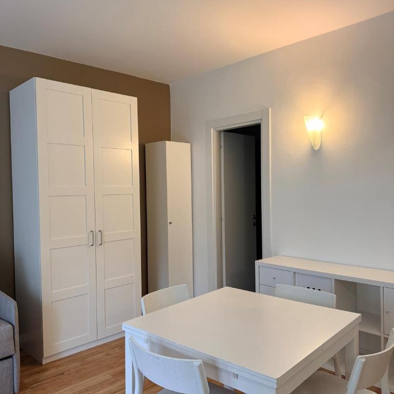 Front Lake Apartment Bardolino - Appartamento con Vista Laterale Lago - 13