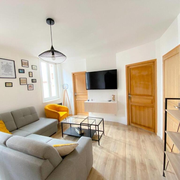 Appart 2 ch - A 2 pas de la Gare et de la Mairie - Appartement Standard - 1