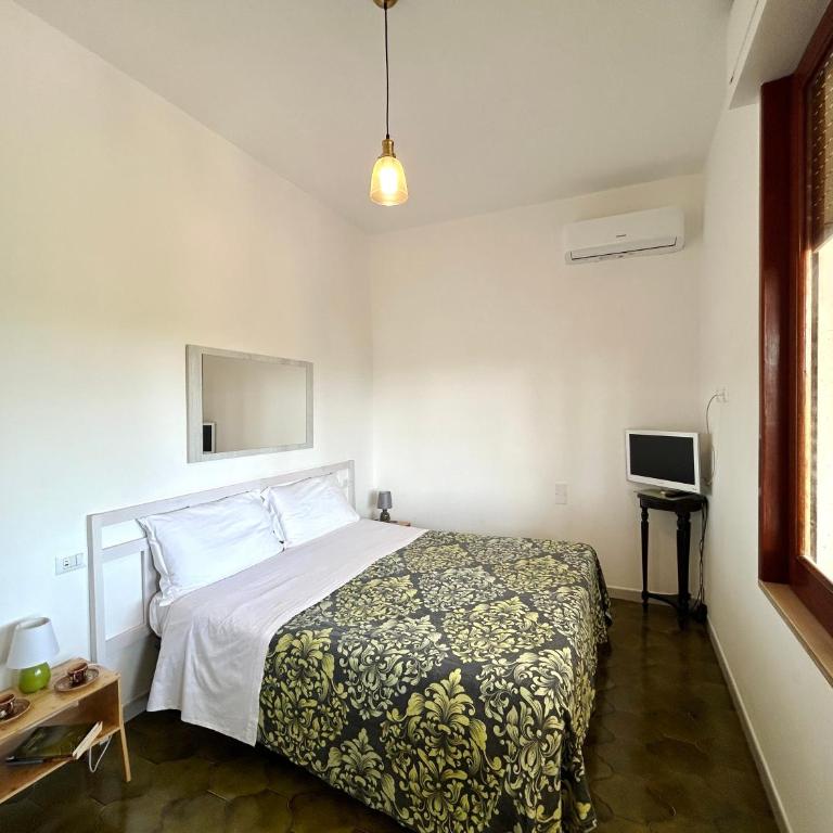 "Villa Cala Bianca" near the sea, parking e wifi - Villa - 73