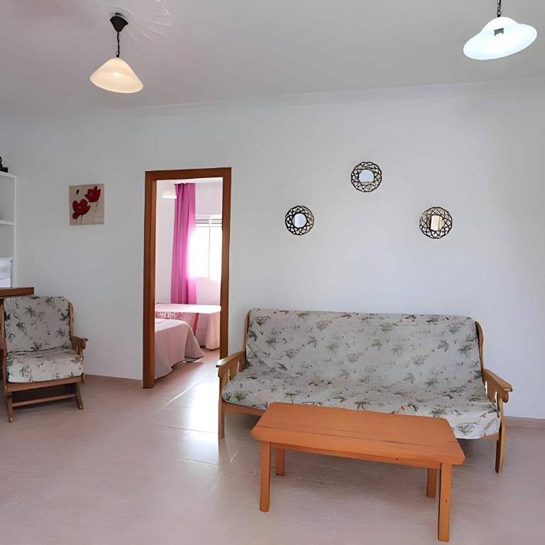 Chalet con piscina privada y zona de barbacoa cerca del pueblo - Casa - 7