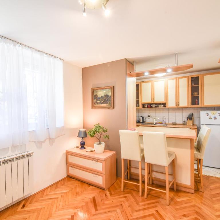 Višnjik Pines - Apartman sa 2 Spavaće Sobe - 2