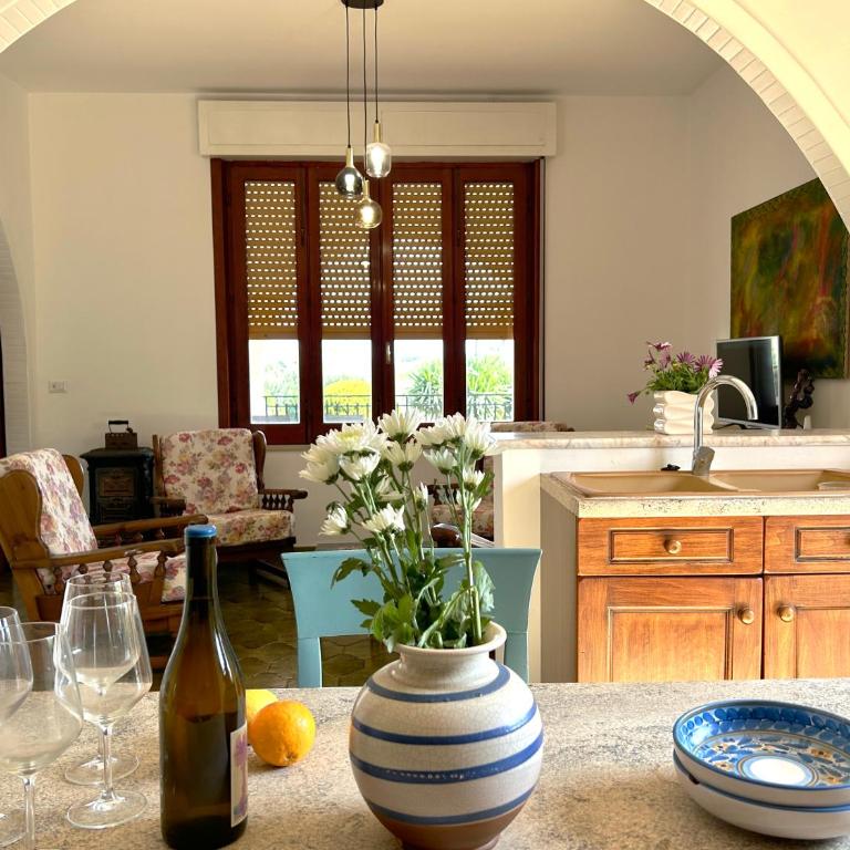 "Villa Cala Bianca" near the sea, parking e wifi - Villa - 35