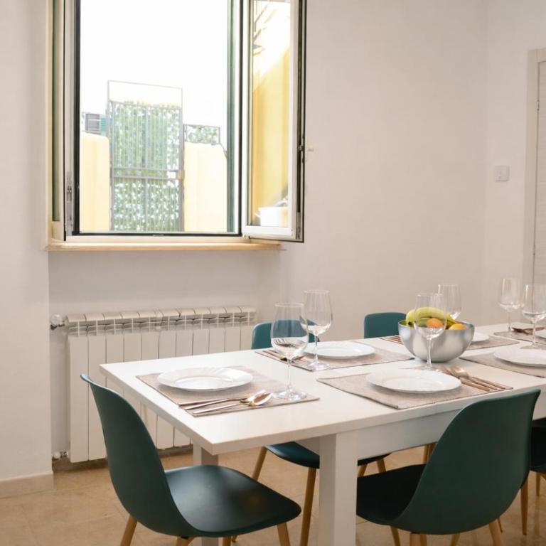 La Casetta del Vicolo - Free Parking & 15 min Station - Two-Bedroom Apartment - 15