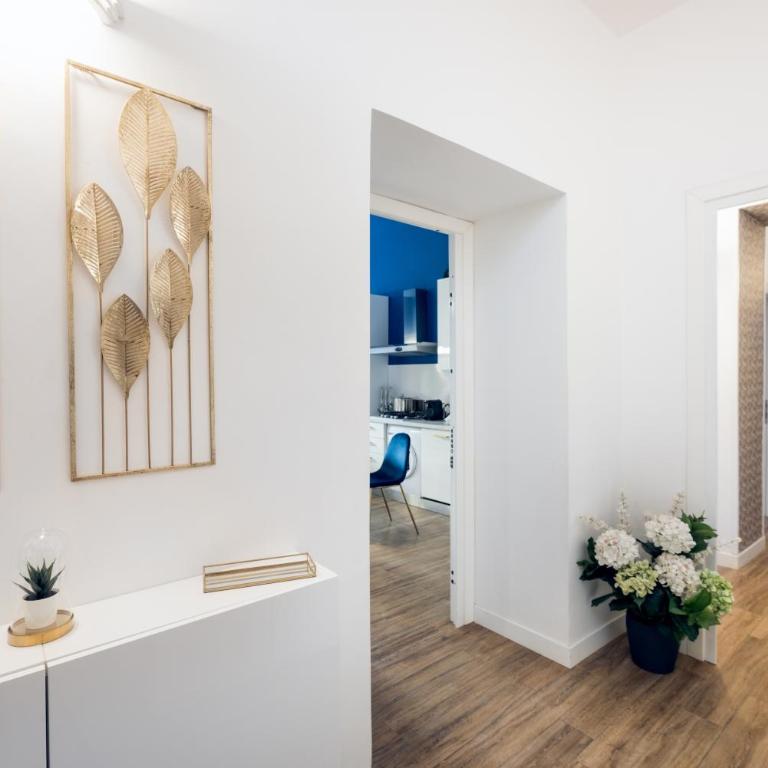 Vatican Imperial Apartment 2840sq ft - Four-Bedroom Luxury Apartment - 72