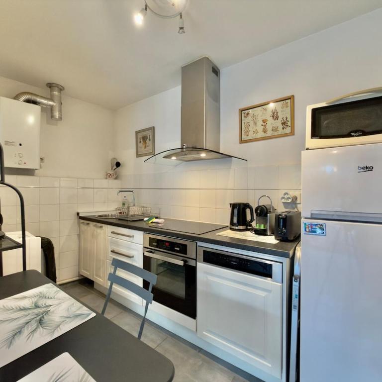 Méditerranéen - Clim & Wifi - Port & Plage 200m - Appartement 1 Chambre - 12