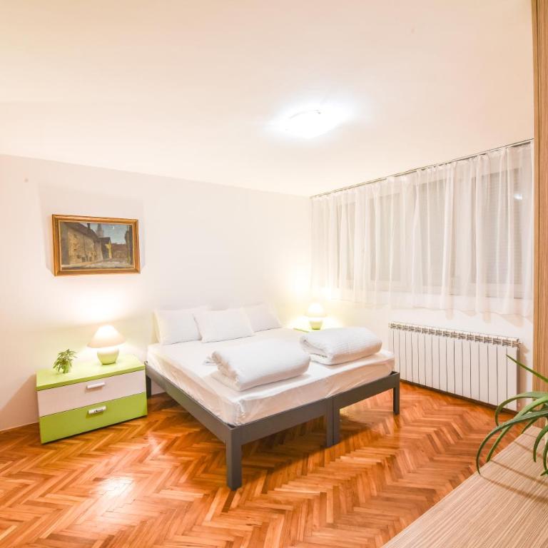 Višnjik Pines - Apartman sa 2 Spavaće Sobe - 1