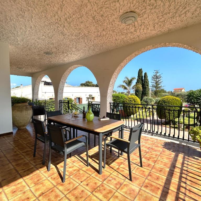 "Villa Cala Bianca" near the sea, parking e wifi - Villa - 19