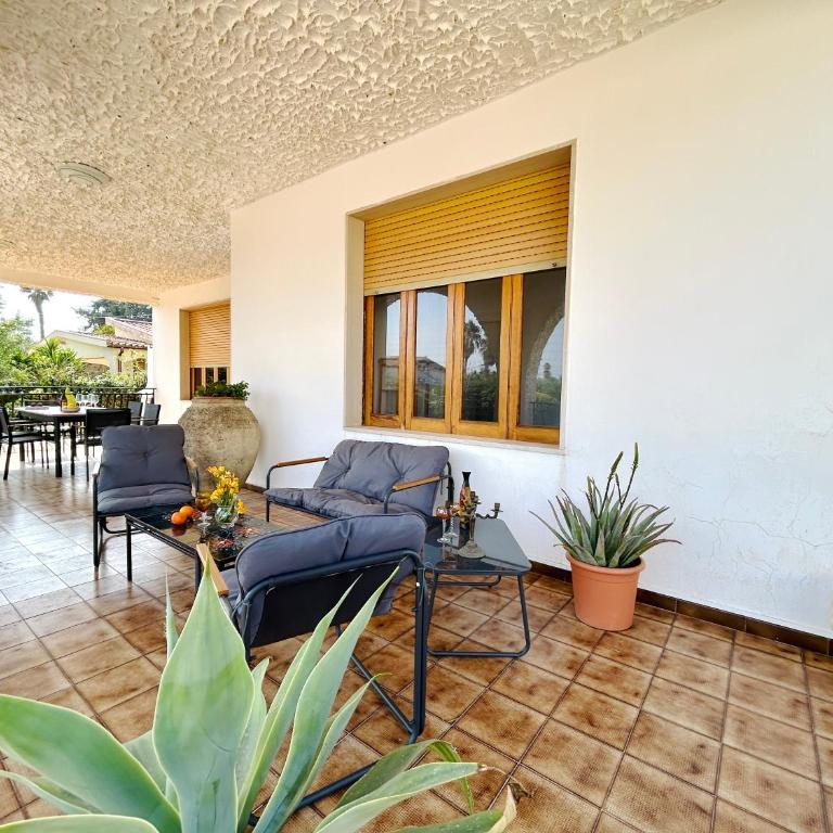 "Villa Cala Bianca" near the sea, parking e wifi - Villa - 82