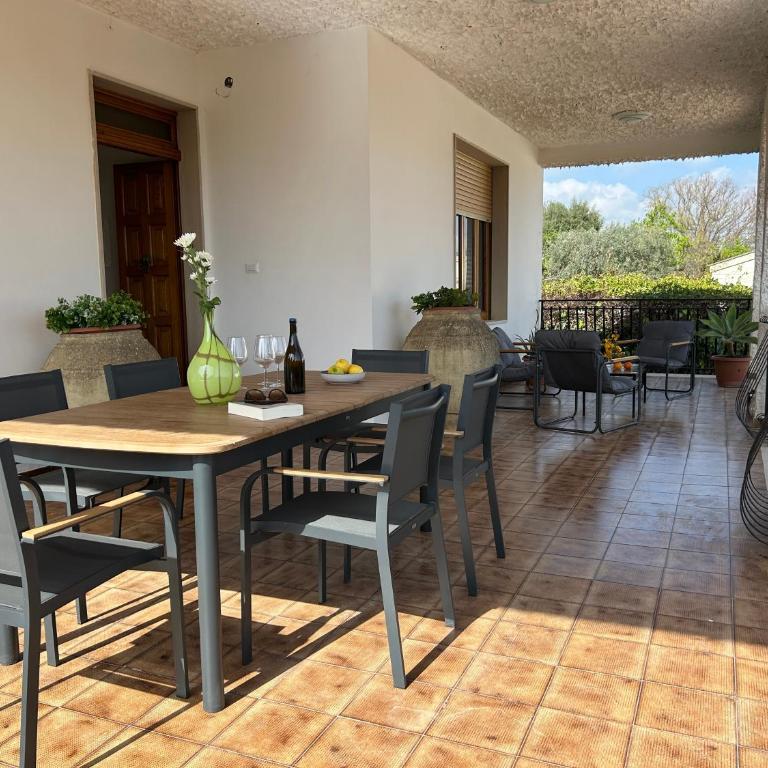 "Villa Cala Bianca" near the sea, parking e wifi - Villa - 84