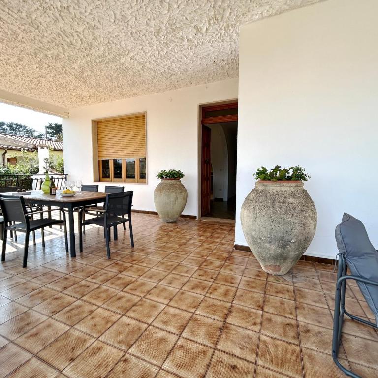 "Villa Cala Bianca" near the sea, parking e wifi - Villa - 86