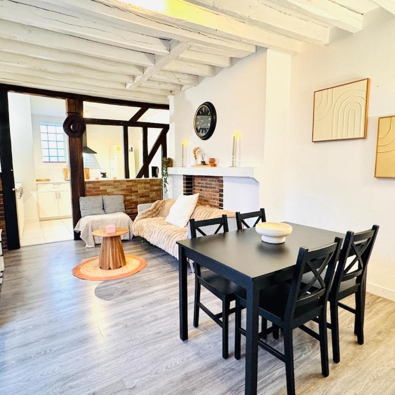 La Maison de la Visitation - Proche Centre & Wifi - Maison 4 Chambres - 14