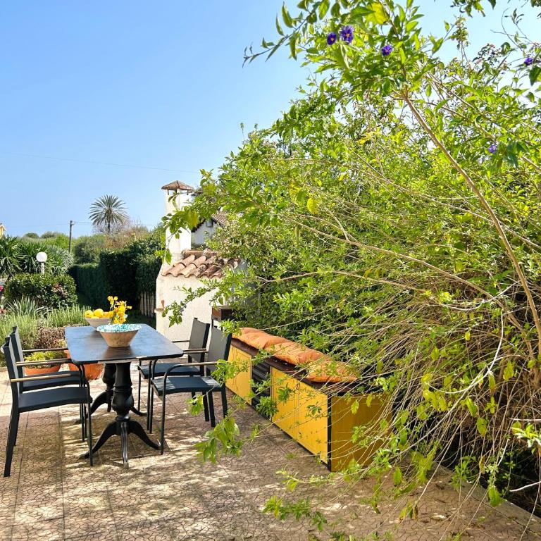 "Villa Cala Bianca" near the sea, parking e wifi - Villa - 91