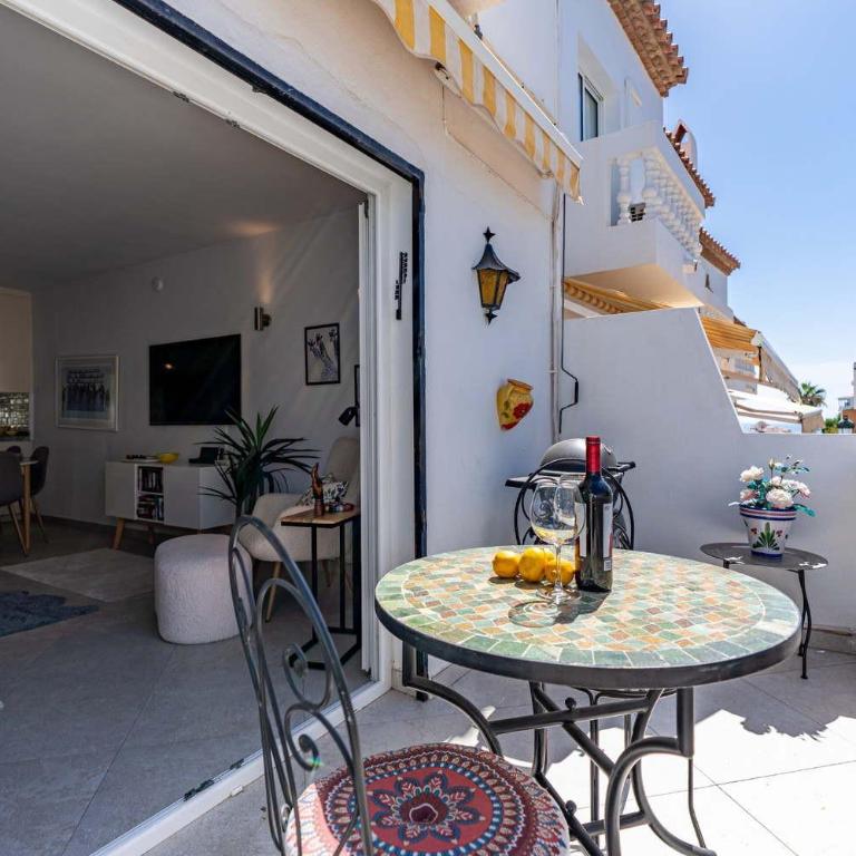 Casa Lavanda - Holiday Home with Sea Views, Private Terrace & Pool - Three-Bedroom Townhouse - 2