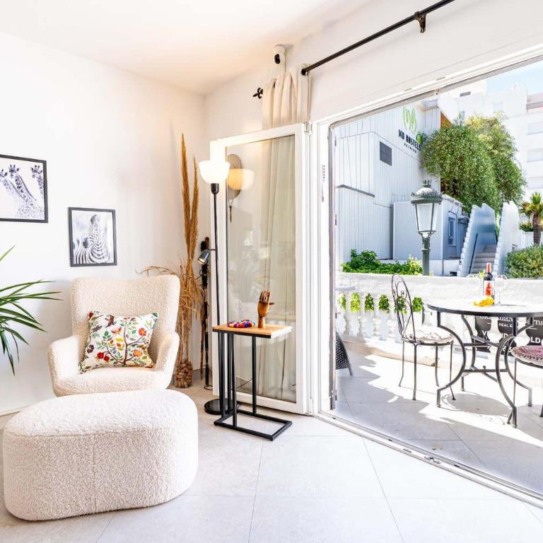 Casa Lavanda - Holiday Home with Sea Views, Private Terrace & Pool - Three-Bedroom Townhouse - 3
