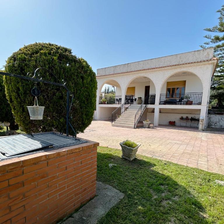 "Villa Cala Bianca" near the sea, parking e wifi - Villa - 99