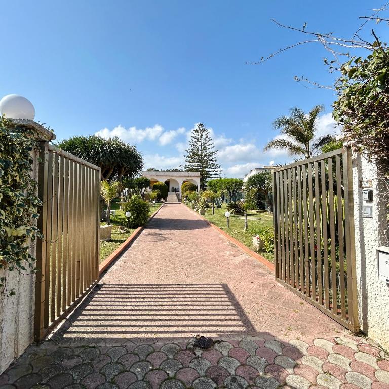 "Villa Cala Bianca" near the sea, parking e wifi - Villa - 93