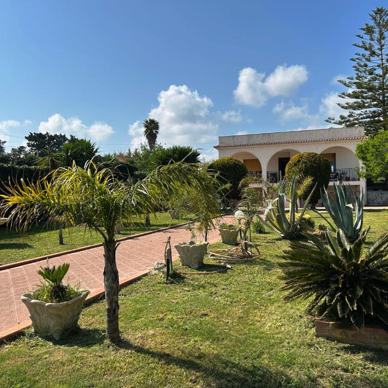 "Villa Cala Bianca" near the sea, parking e wifi - Villa - 97