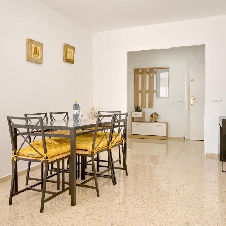 Tucuman 3 - Sunny 3-Bedroom Apartment in Nerja Center near Beach - Three-Bedroom Apartment - 7