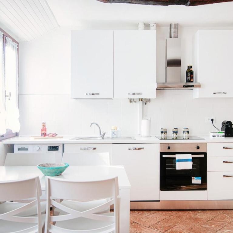 Design Apartment with Historic Beams Cotto Lombardo - One-Bedroom Apartment - 11