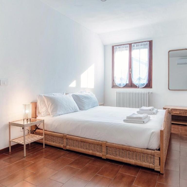Design Apartment with Historic Beams Cotto Lombardo - One-Bedroom Apartment - 12