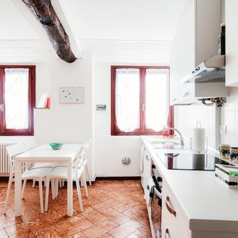 Design Apartment with Historic Beams Cotto Lombardo - One-Bedroom Apartment - 44