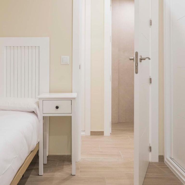 Apartamentos San Juan de los Reyes by Toledo AP - Apartamento de 2 dormitorios - 26