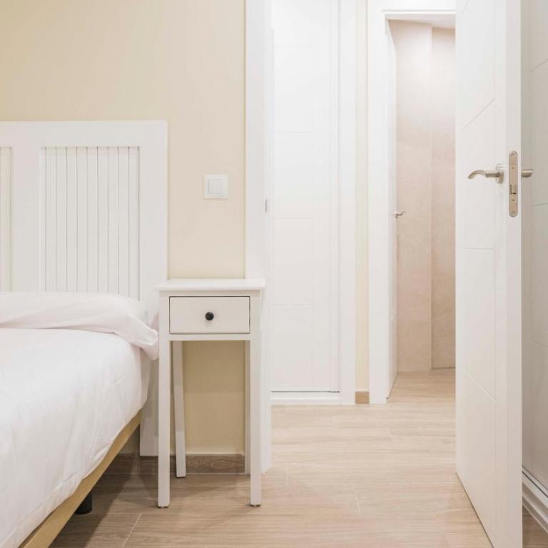 Apartamentos San Juan de los Reyes by Toledo AP - Apartamento de 2 dormitorios - 30