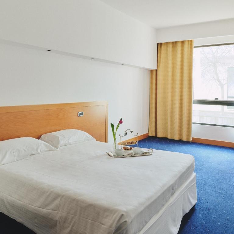 Hotel Planet International - Camera Matrimoniale/Doppia con Letti Singoli con Bagno Privato - 2