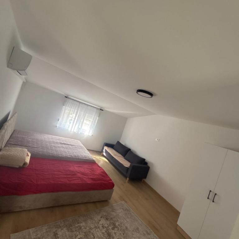 King - Two-Bedroom Apartment - 5