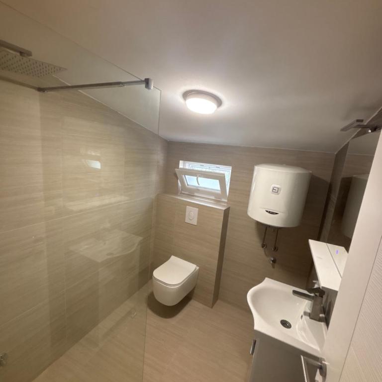 King - Two-Bedroom Apartment - 6