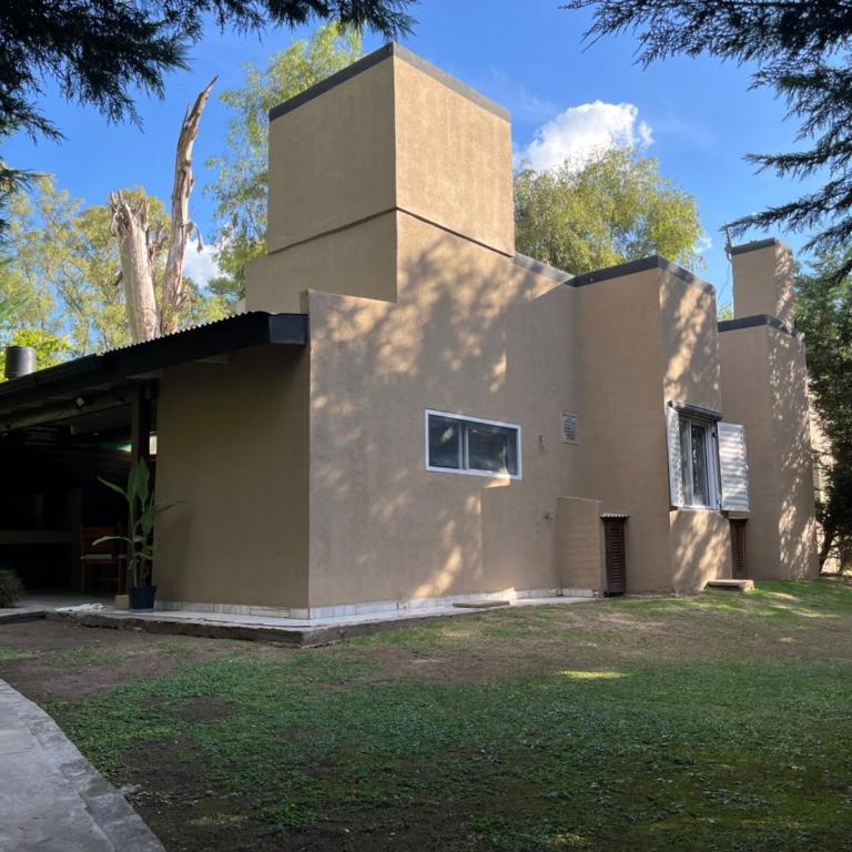 Casa con parque soñado, gran piscina, parrilla y CheckOut 18 hs! - Vacation Home - 3