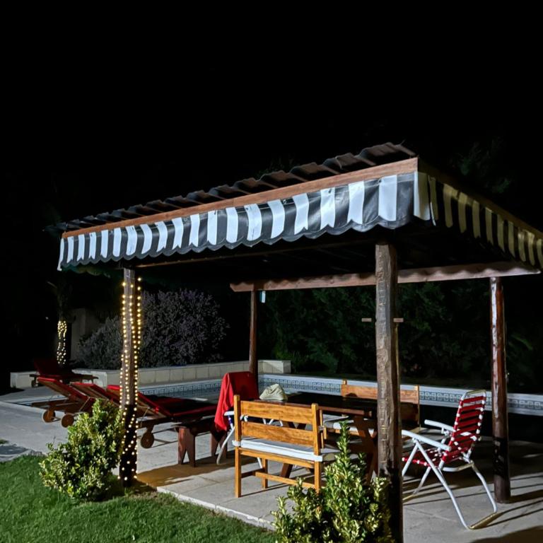 Casa con parque soñado, gran piscina, parrilla y CheckOut 18 hs! - Vacation Home - 93