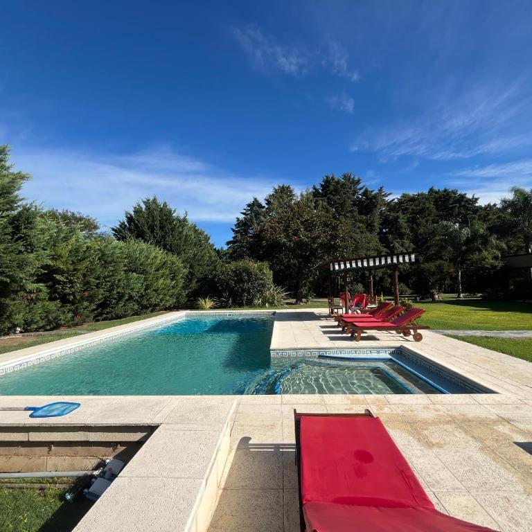 Casa con parque soñado, gran piscina, parrilla y CheckOut 18 hs! - Vacation Home - 86