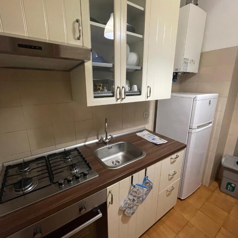 Appartamento Cialdini Centro Ancona - Appartamento con 2 Camere da Letto - 10