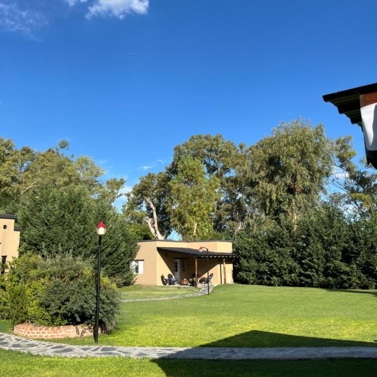 Casa con parque soñado, gran piscina, parrilla y CheckOut 18 hs! - Vacation Home - 83