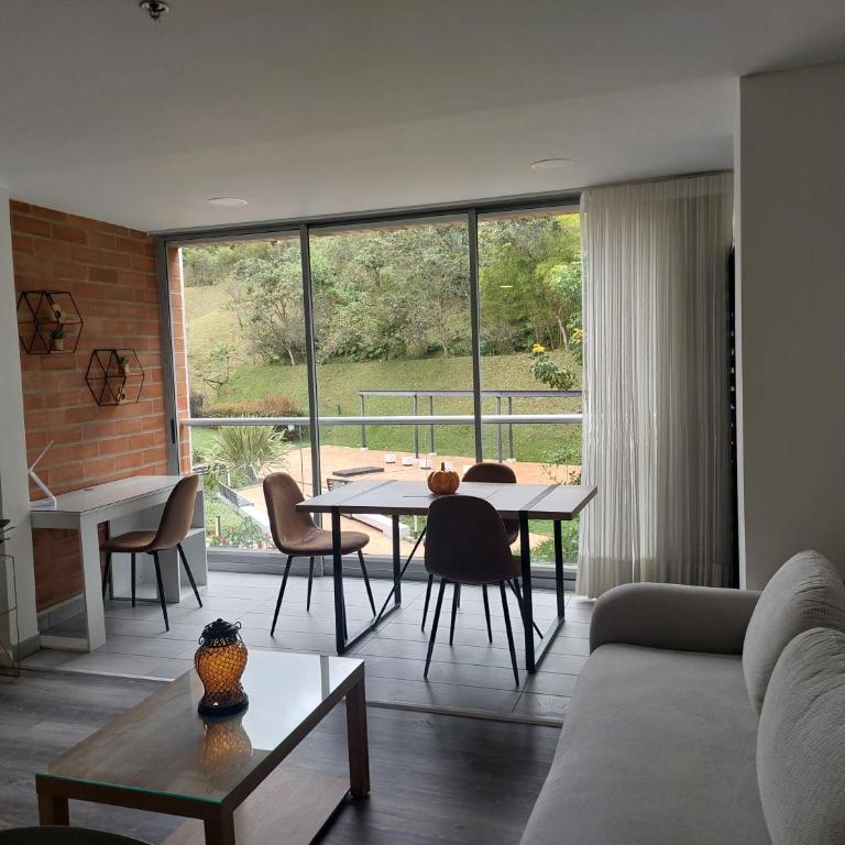 Apartasuite en Rionegro con piscina, gimnasio y spa - Apartamento de 1 dormitorio con vistas al jardín - 16