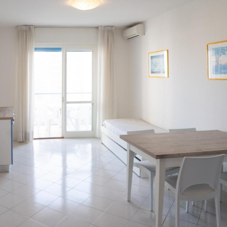 Appartamento Vista Mare con Piscina Lignano Sabbiadoro MV8 - One-Bedroom Apartment - 3