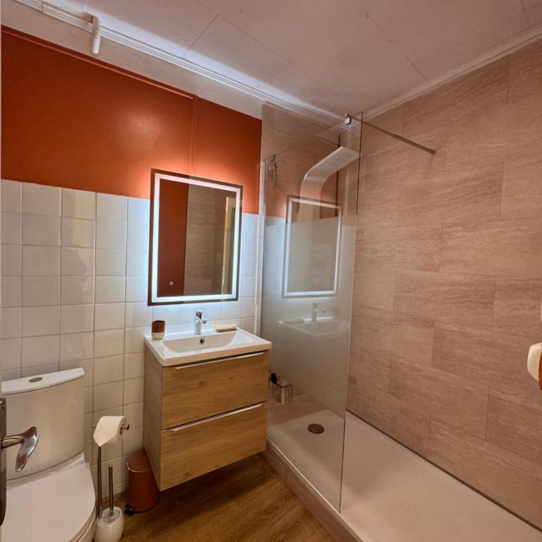 T2 Rénové Climatisé - Plage à Pied - 4 pers - Centre Palavas - Quai Paul Cunq - LaConciergerieByNina - Appartement 1 Chambre - 12