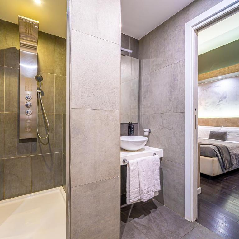 Four Rivers Suites - Chambre Triple de Luxe - 4
