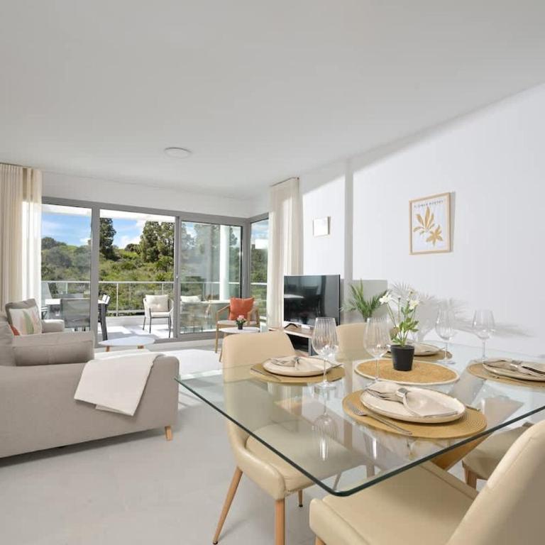 Bright Modern Apartment with Stunning Natural Views - Apartamento - 2