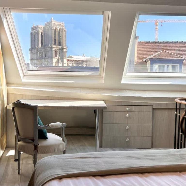 Rooftop Garden Triplex With AC Over Notre - Dame - Appartamento - 17