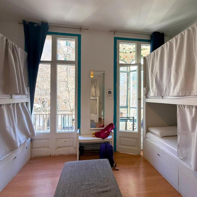 Mediterranean Hostel Barcelona by Casa Consell - Cama Individual en habitación compartida femenina - 6