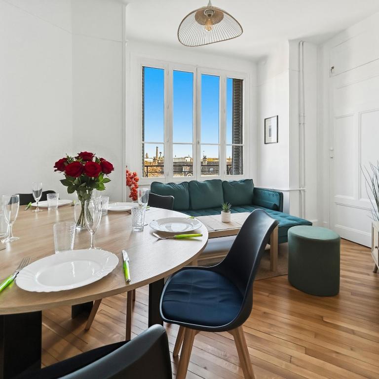 T4 élégant et lumineux cœur de ville, balcon - Three-Bedroom Apartment - 1
