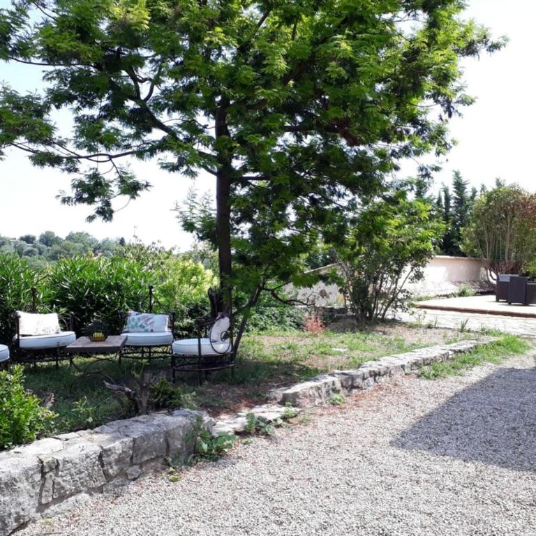 Grande villa conviviale et lumineuse avec piscine - Maison de Vacances - 23