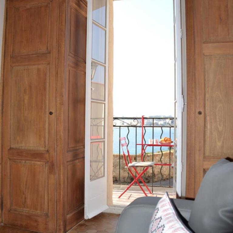 Vue mer et balcon - Studio au cœur du Vieil Antibes - Appartement - Vue sur Mer - 9
