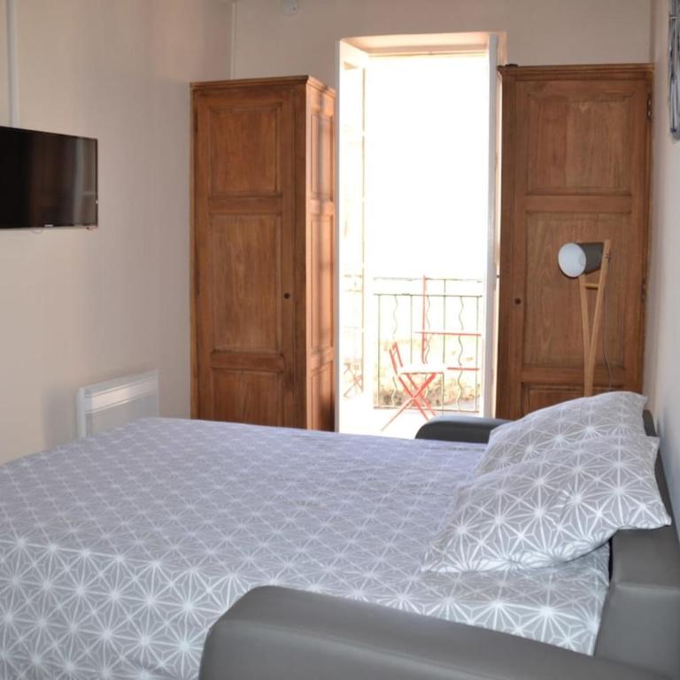Vue mer et balcon - Studio au cœur du Vieil Antibes - Appartement - Vue sur Mer - 10